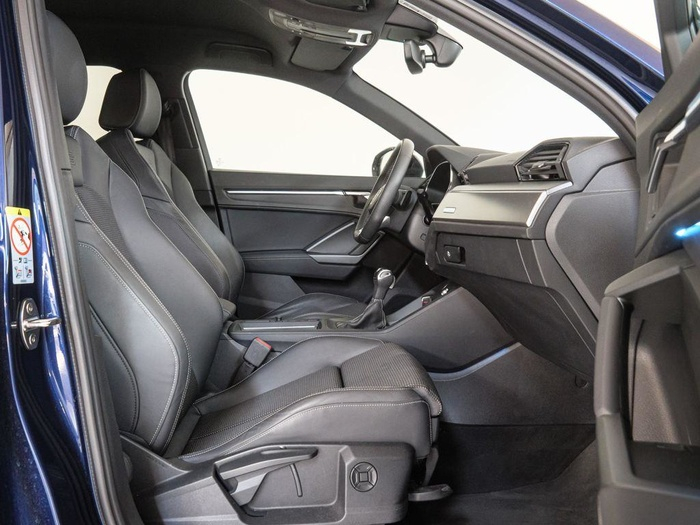 Renting Audi Q3 Black line 35 TDI 110 kW (150 CV) S tronic Ocasión 1