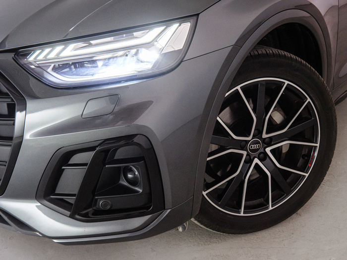 Renting Audi Q5 TFSIe Black Line 50 TFSIe quattro 220 kW (299 CV) S tronic Ocasión 1
