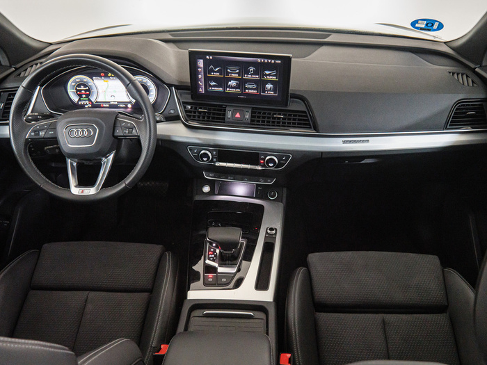 Renting Audi Q5 TFSIe Black Line 50 TFSIe quattro 220 kW (299 CV) S tronic Ocasión 1