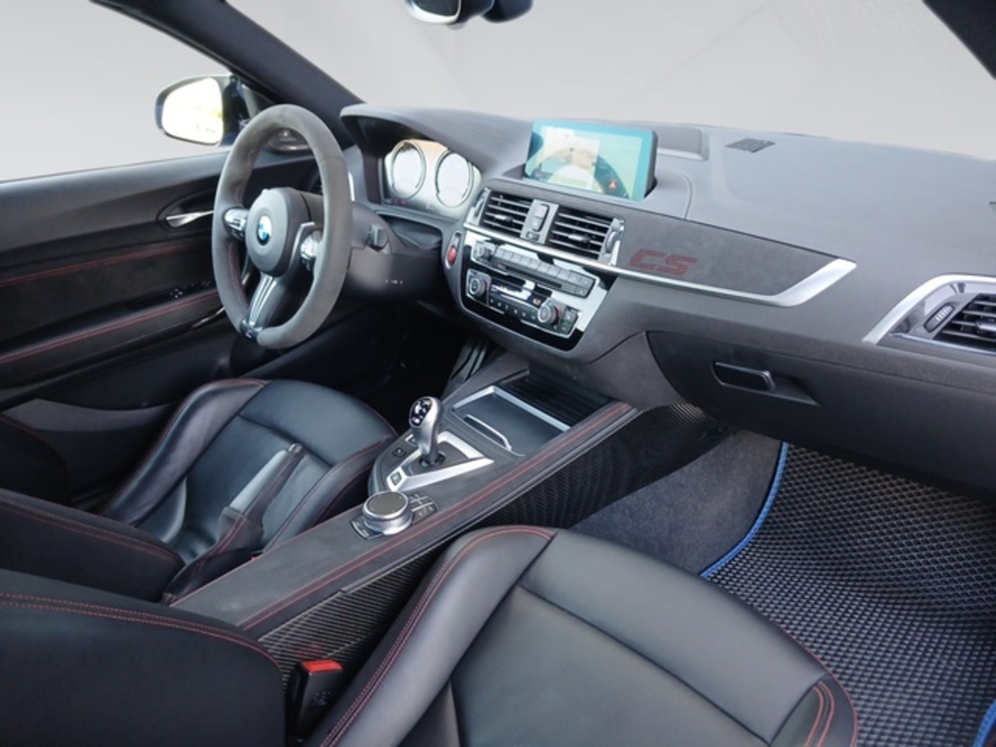 Renting BMW M M2 Coupe CS 331 kW (450 CV)