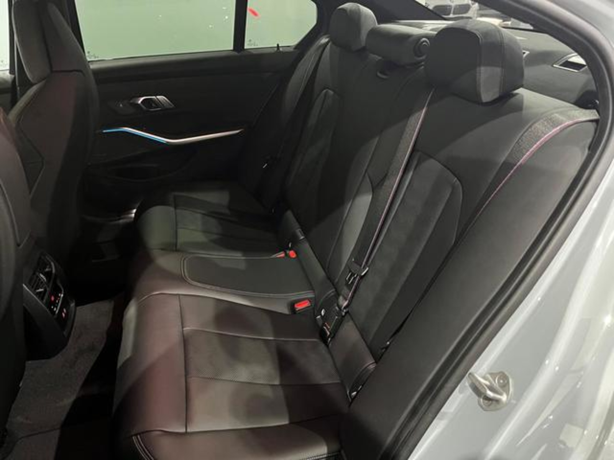 Renting BMW M M3 Berlina Competition 375 kW (510 CV) 4