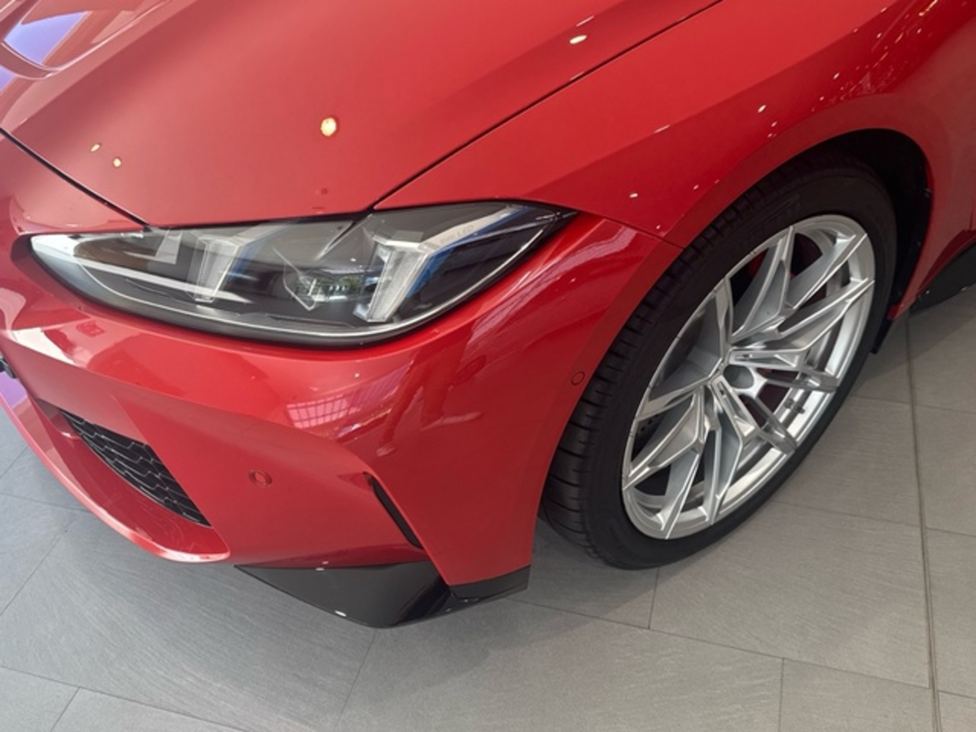 Renting BMW M M4 Competition Coupé xDrive 390 kW (530 CV)