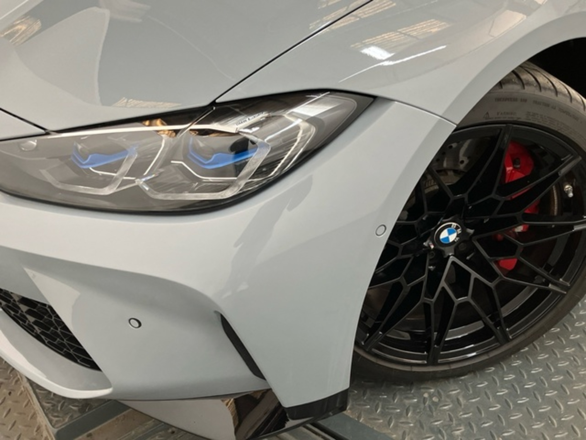 Renting BMW M M4 xDrive Cabrio Competition 375 kW (510 CV)