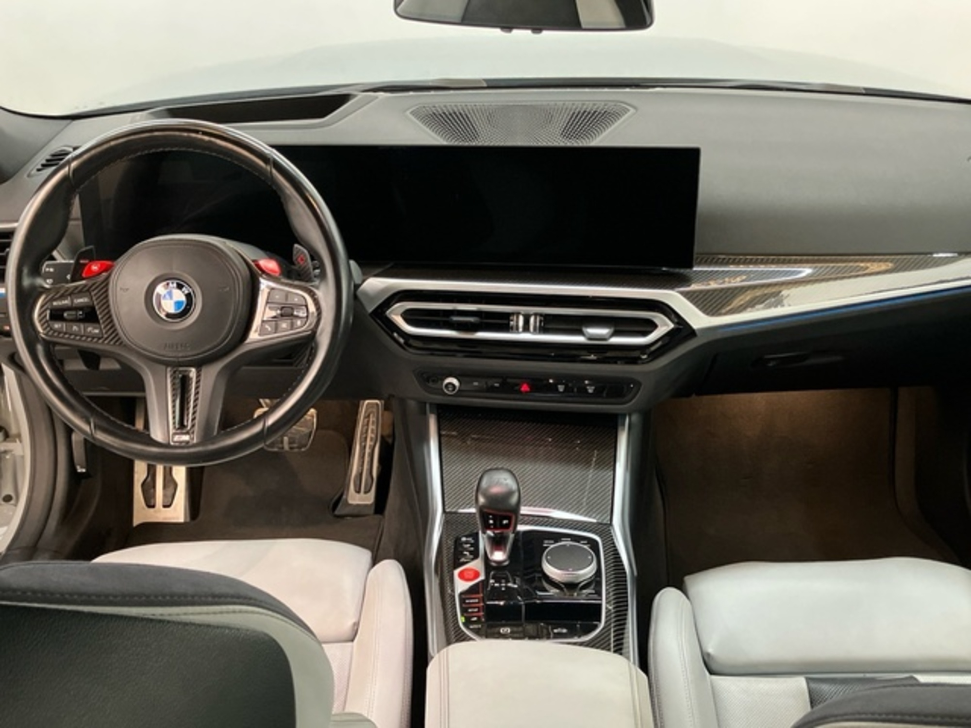 Renting BMW M M4 xDrive Cabrio Competition 375 kW (510 CV)