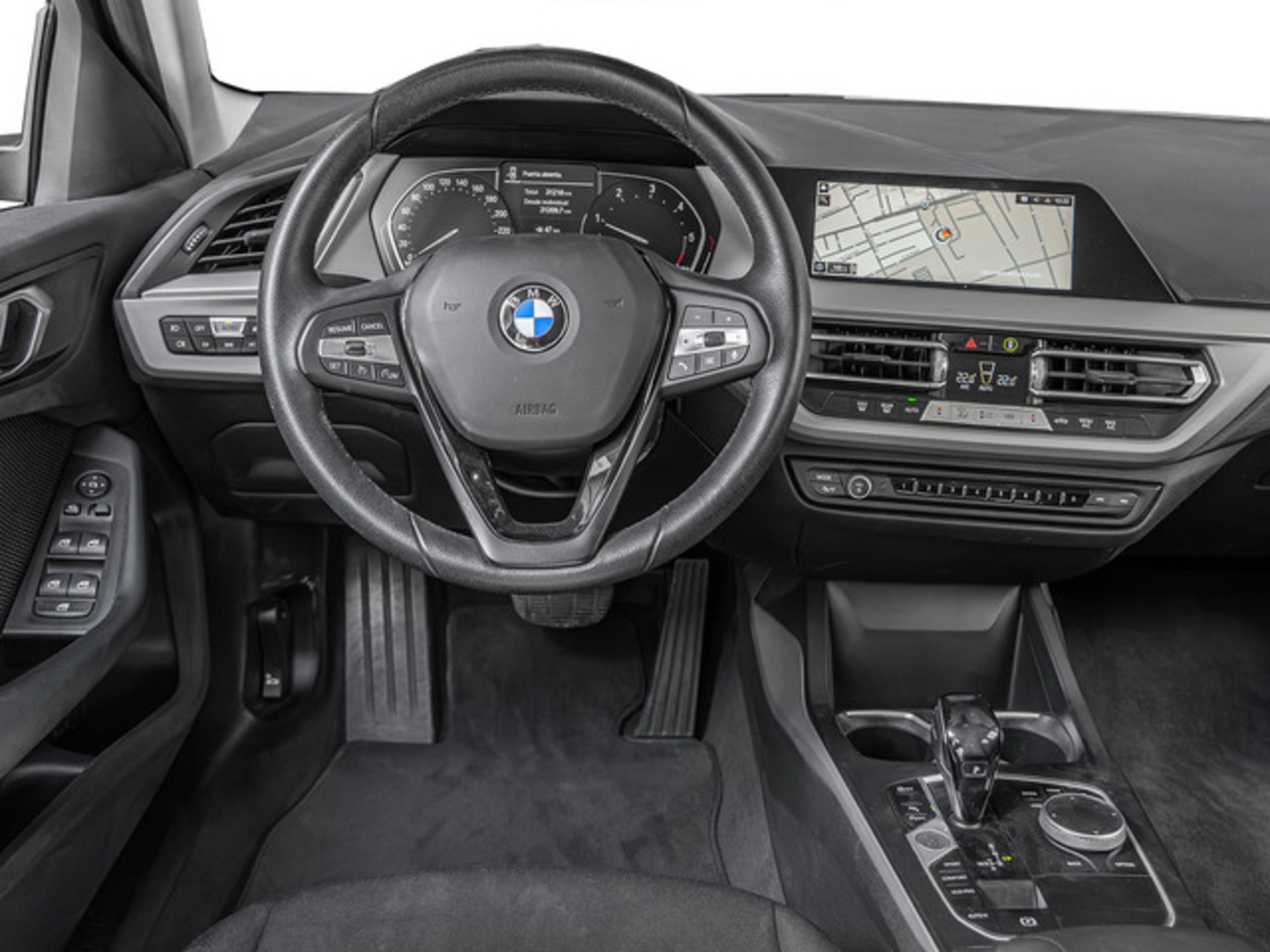 Renting BMW Serie 1 116d 85 kW (116 CV) 6 7