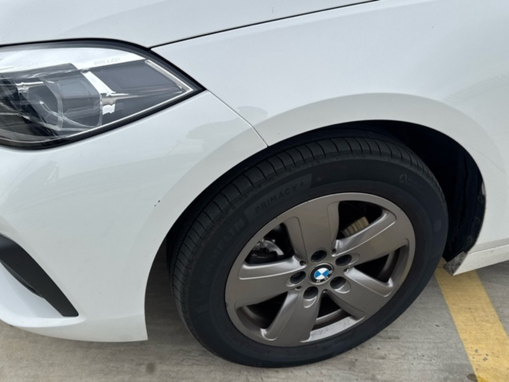 Renting BMW Serie 1 116d Business 85 kW (116 CV) 1