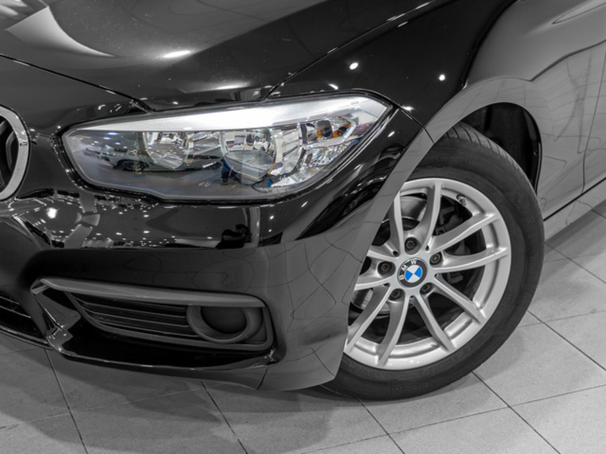 Renting BMW Serie 1 116i 80 kW (109 CV)