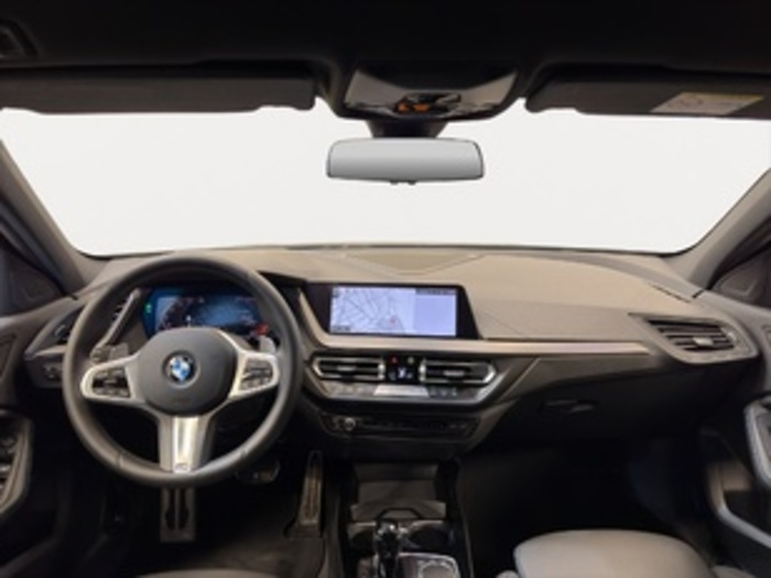 Renting BMW Serie 1 118d Business 110 kW (150 CV)