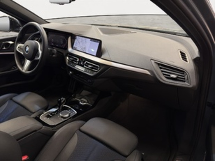 Renting BMW Serie 1 118d Business 110 kW (150 CV)