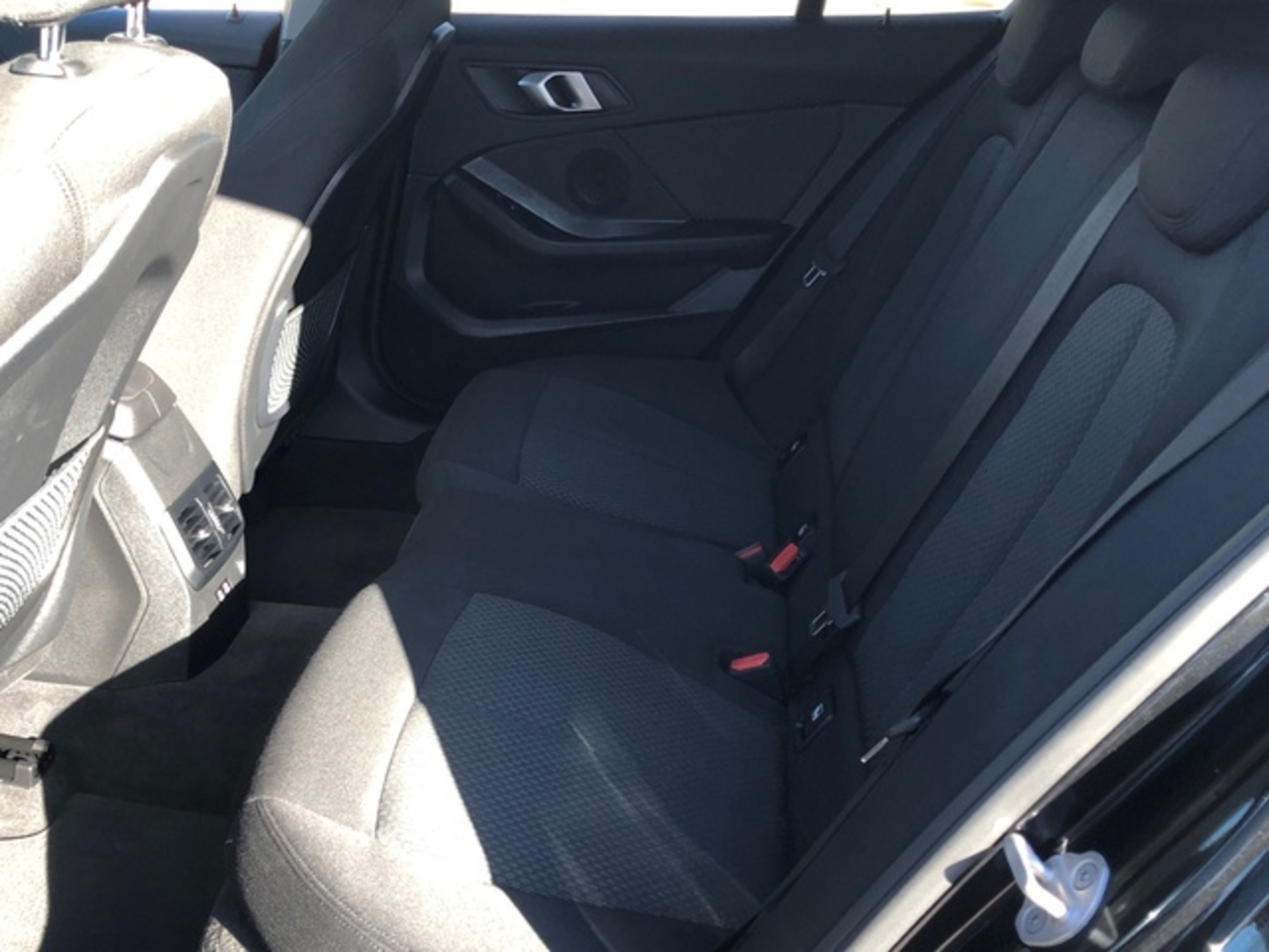 Renting BMW Serie 1 118d Business 110 kW (150 CV) 5 5