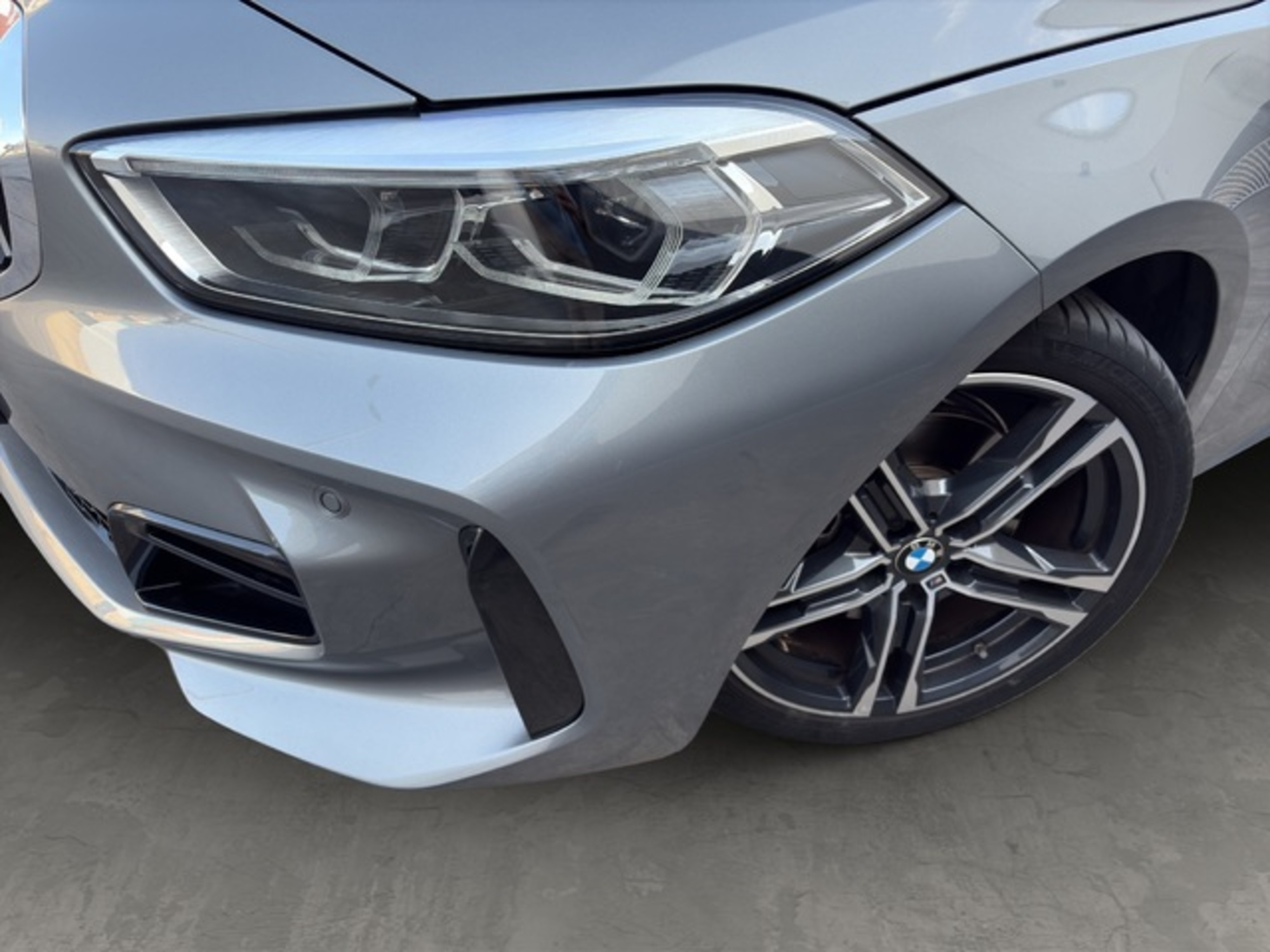 Renting BMW Serie 1 118d Business 110 kW (150 CV) 6
