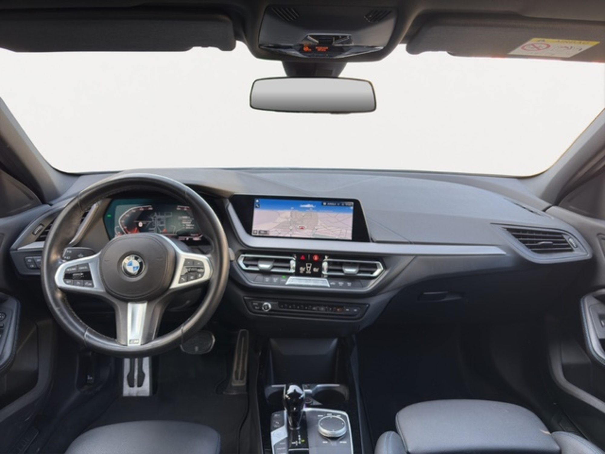Renting BMW Serie 1 118d Business 110 kW (150 CV) 6