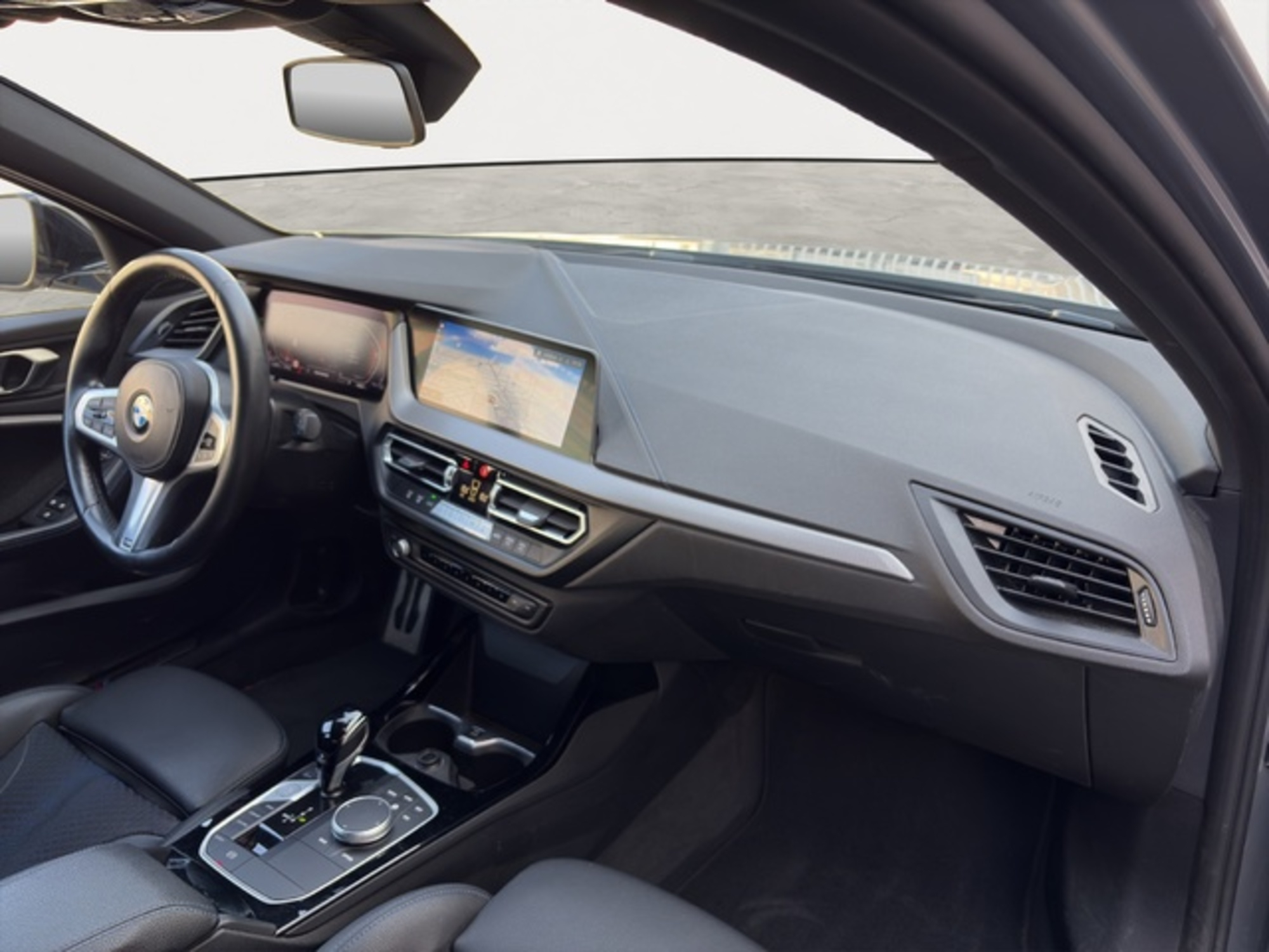 Renting BMW Serie 1 118d Business 110 kW (150 CV) 6