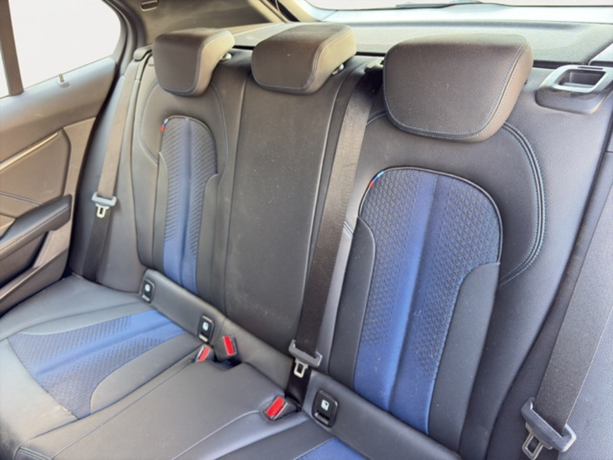 Renting BMW Serie 1 118d Business 110 kW (150 CV) 6