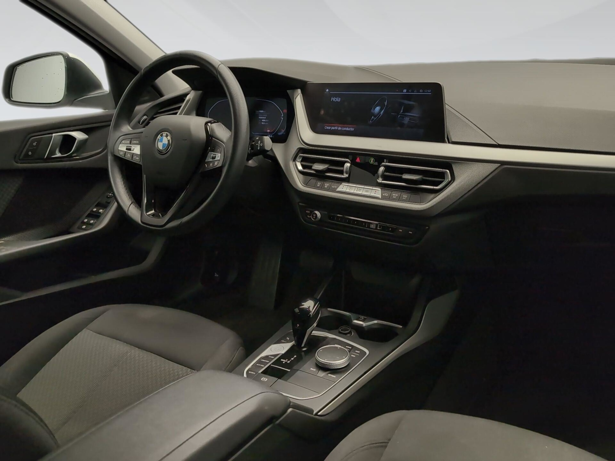 Renting BMW Serie 1 118i 103 kW (140 CV) 12