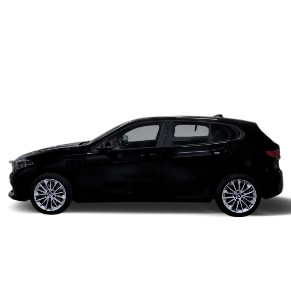 Renting BMW Serie 1 118i 103 kW (140 CV) 12 1