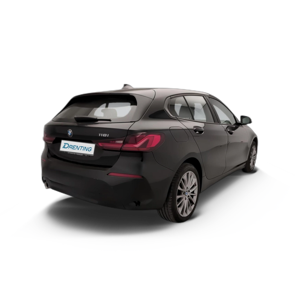 Renting BMW Serie 1 118i 103 kW (140 CV) 12 6
