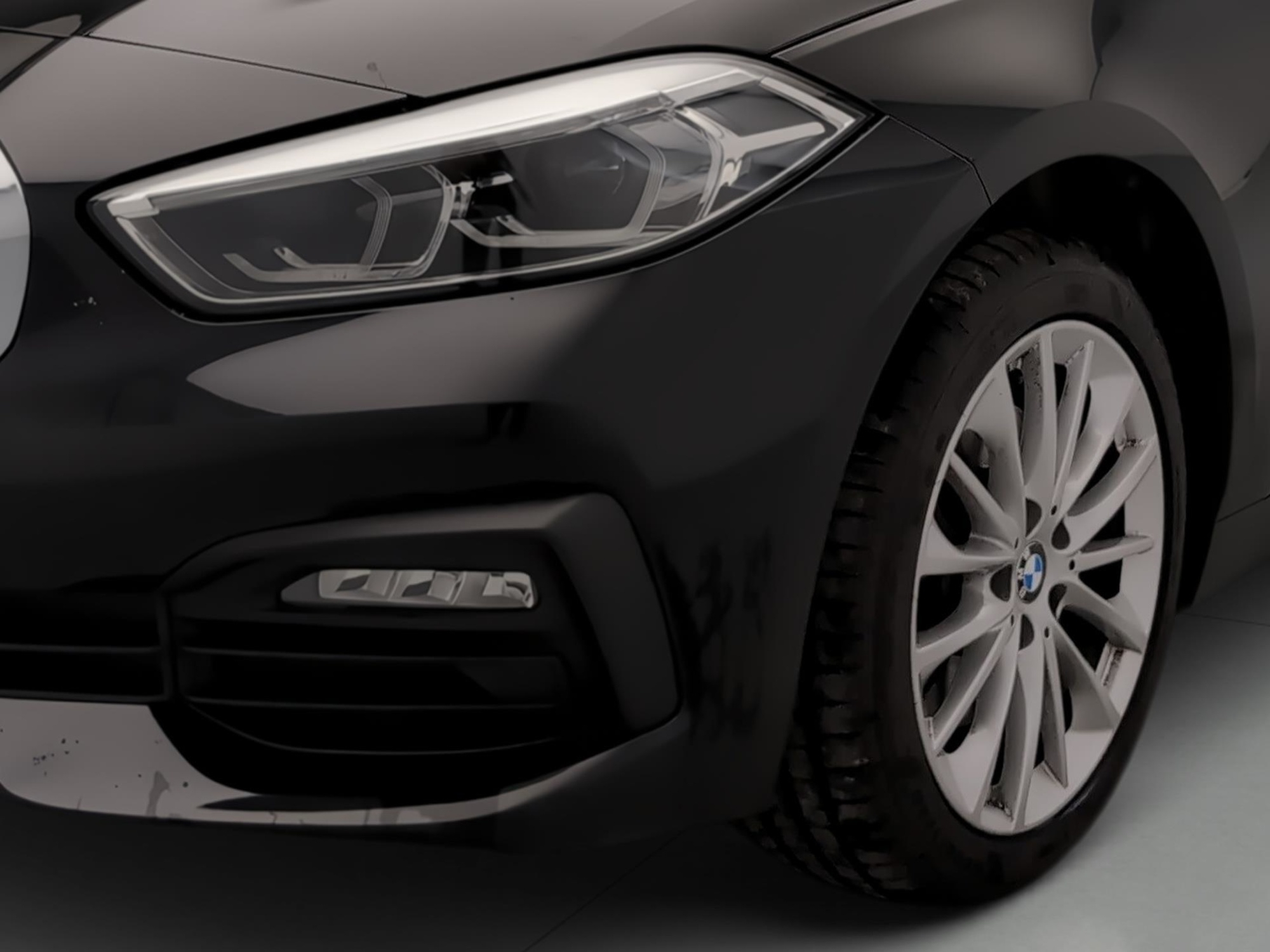 Renting BMW Serie 1 118i 103 kW (140 CV) 6 5