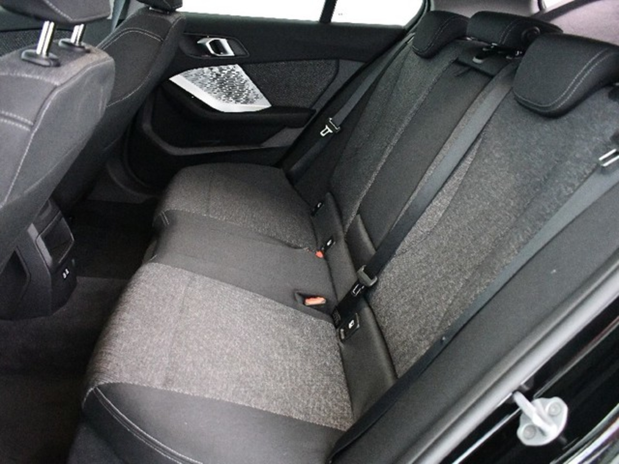 Renting BMW Serie 1 120d 120 kW (163 CV) 18 4