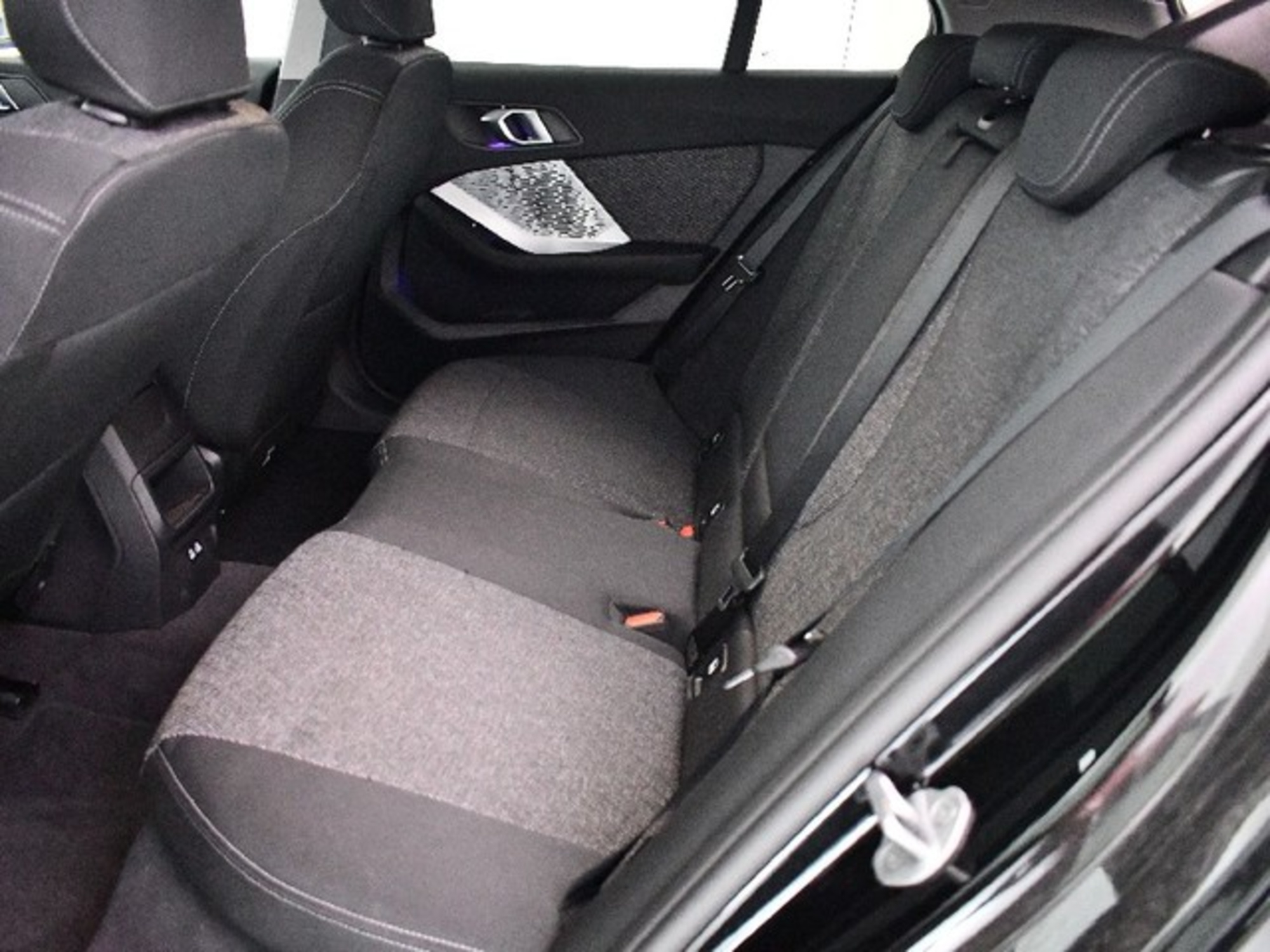 Renting BMW Serie 1 120d 120 kW (163 CV) 18 5
