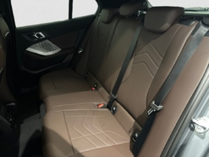 Renting BMW Serie 1 120d 120 kW (163 CV) 20