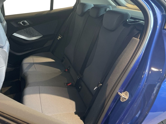Renting BMW Serie 1 120i 125 kW (170 CV) 14 2