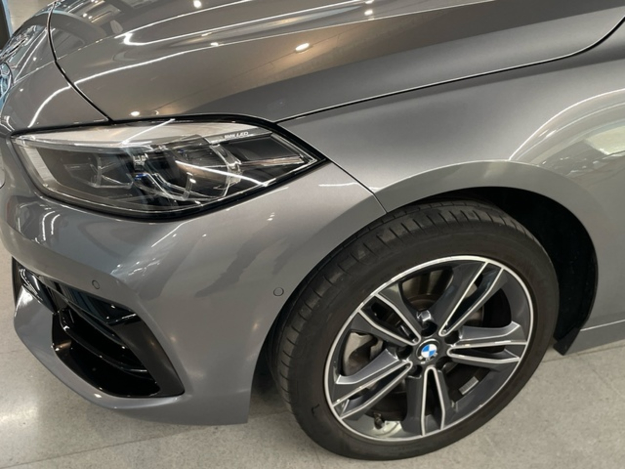 Renting BMW Serie 1 120i 131 kW (178 CV) 1