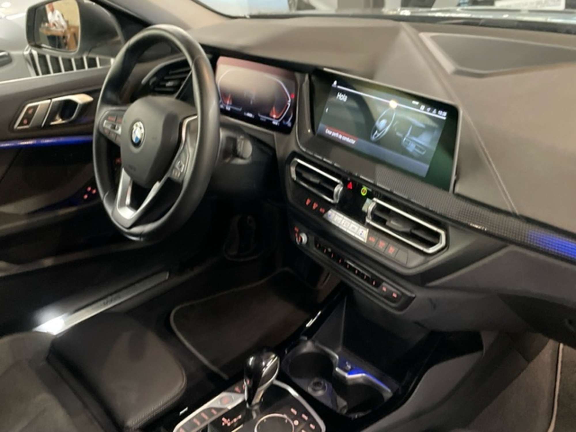 Renting BMW Serie 1 120i 131 kW (178 CV) 1