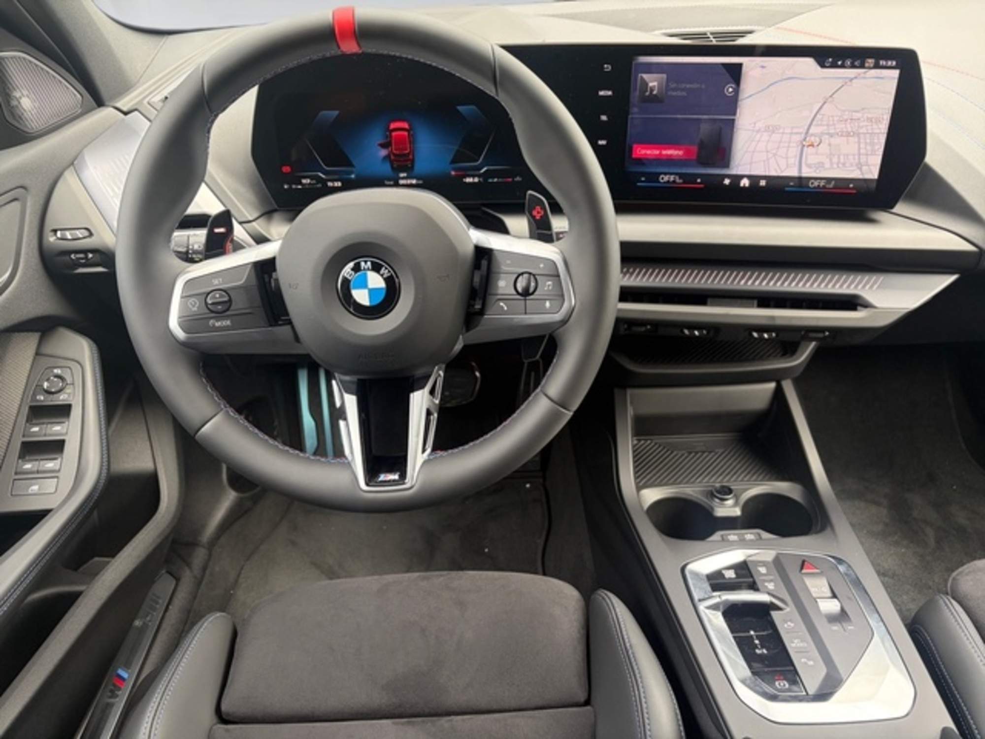 Renting BMW Serie 1 M135i xDrive 221 kW (300 CV) 5