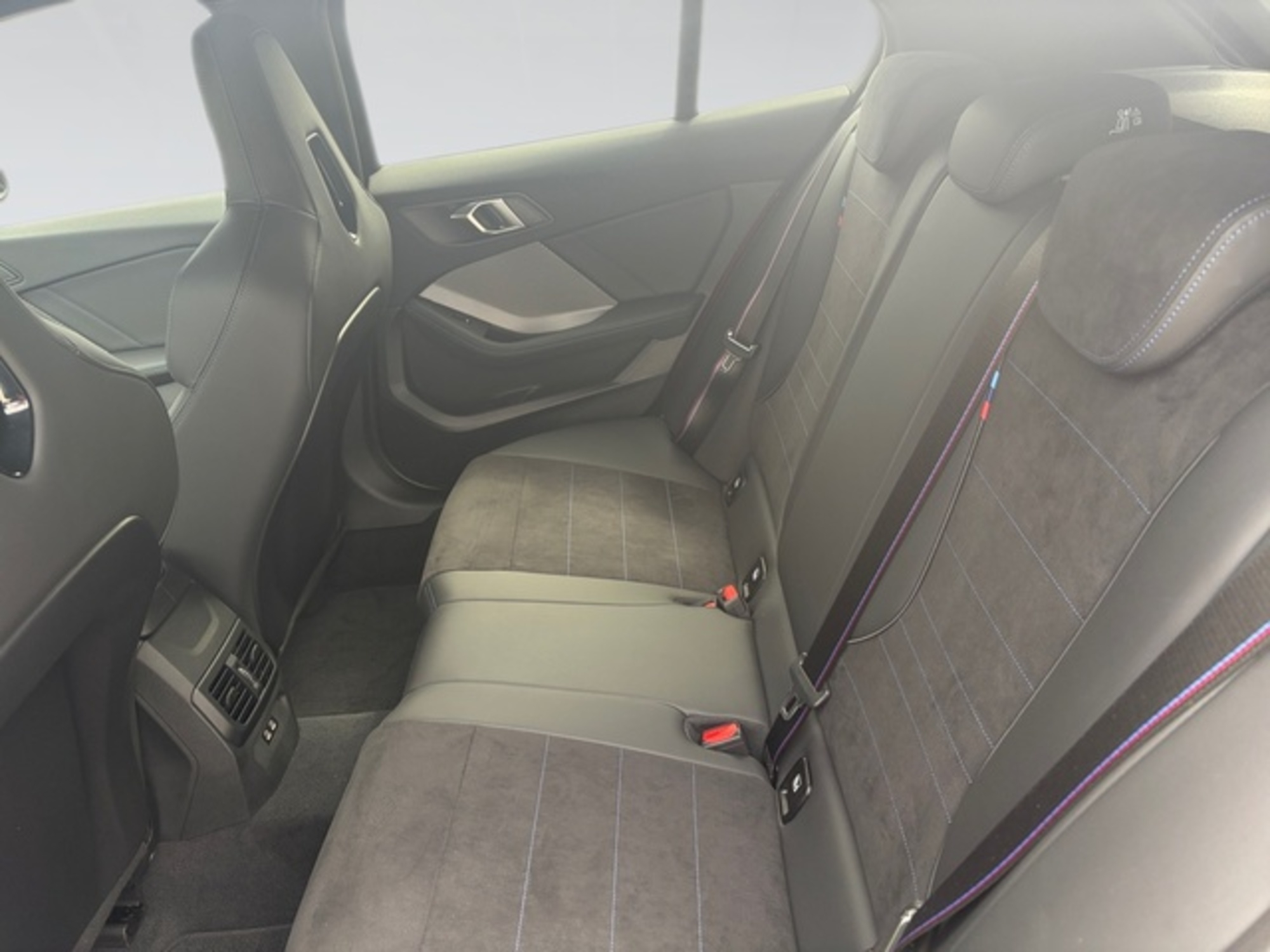 Renting BMW Serie 1 M135i xDrive 221 kW (300 CV) 5