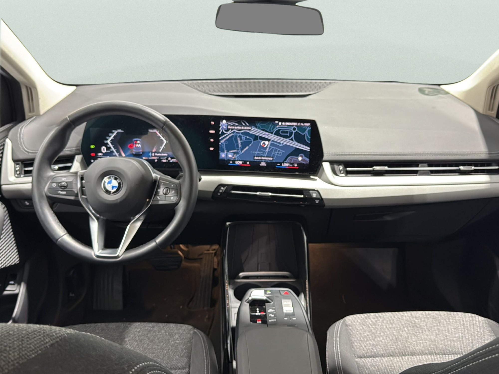 Renting BMW Serie 2 218d Active Tourer 110 kW (150 CV) 13