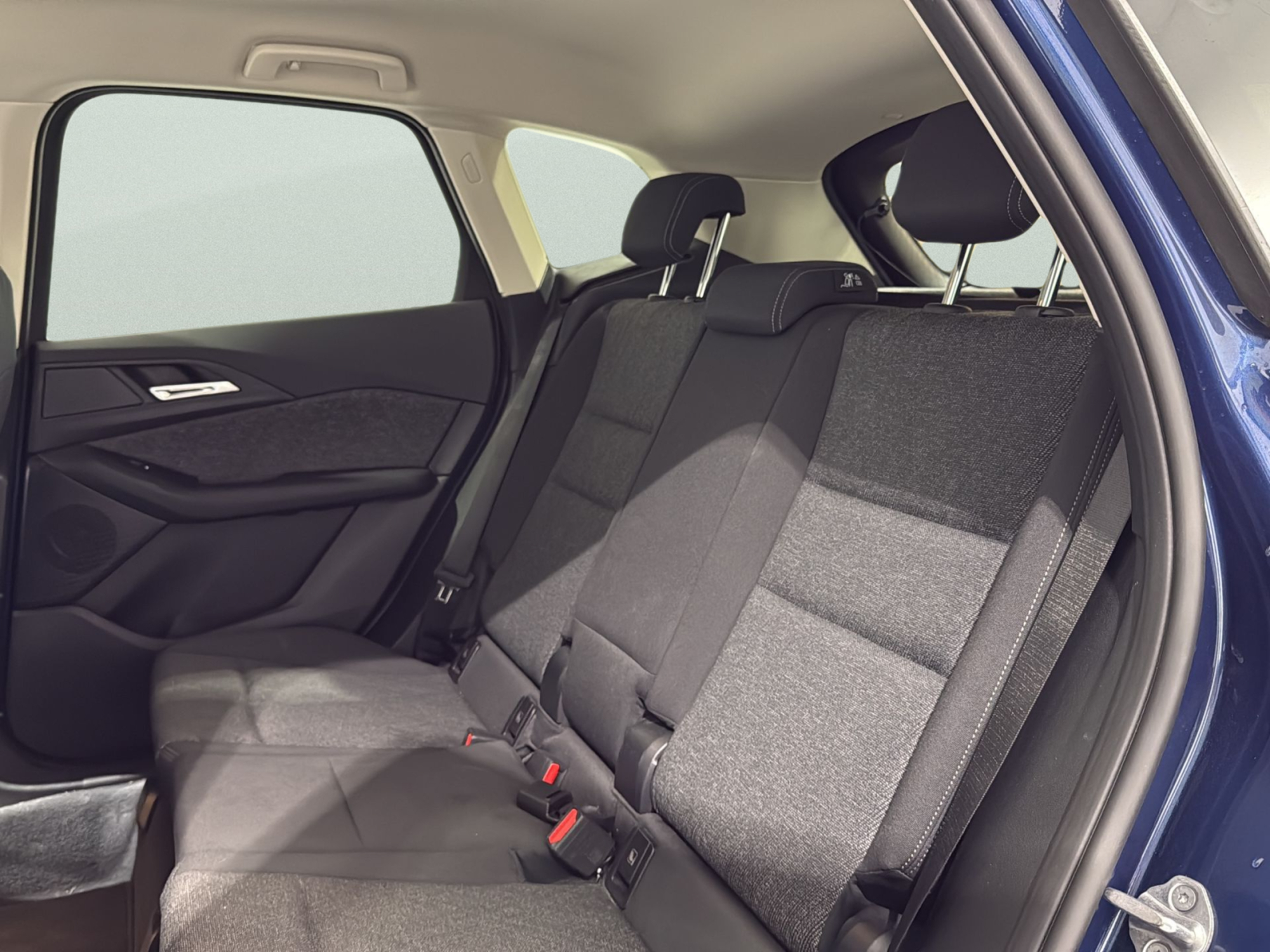 Renting BMW Serie 2 218d Active Tourer 110 kW (150 CV) 13