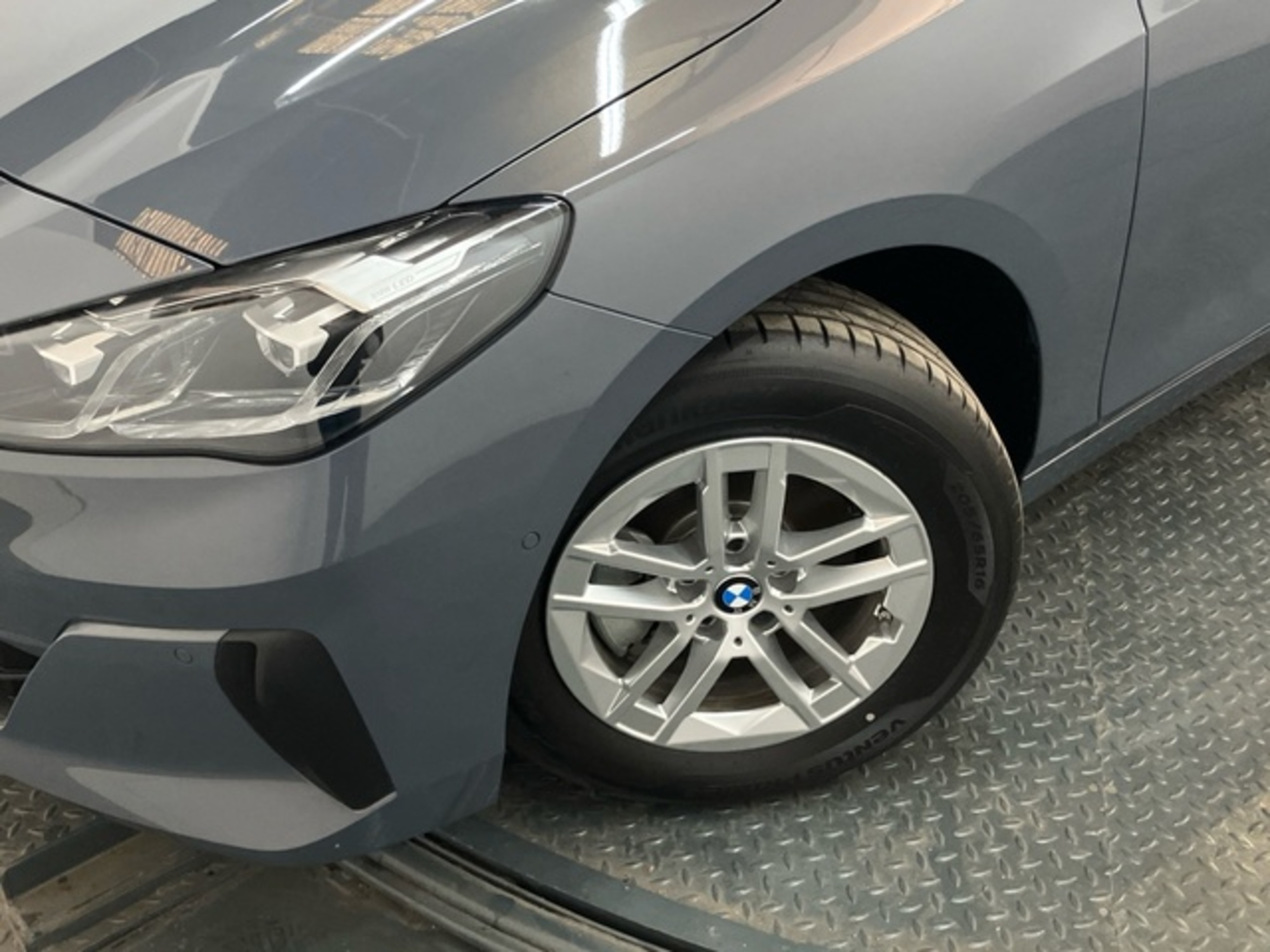 Renting BMW Serie 2 218d Active Tourer 110 kW (150 CV) 4 4