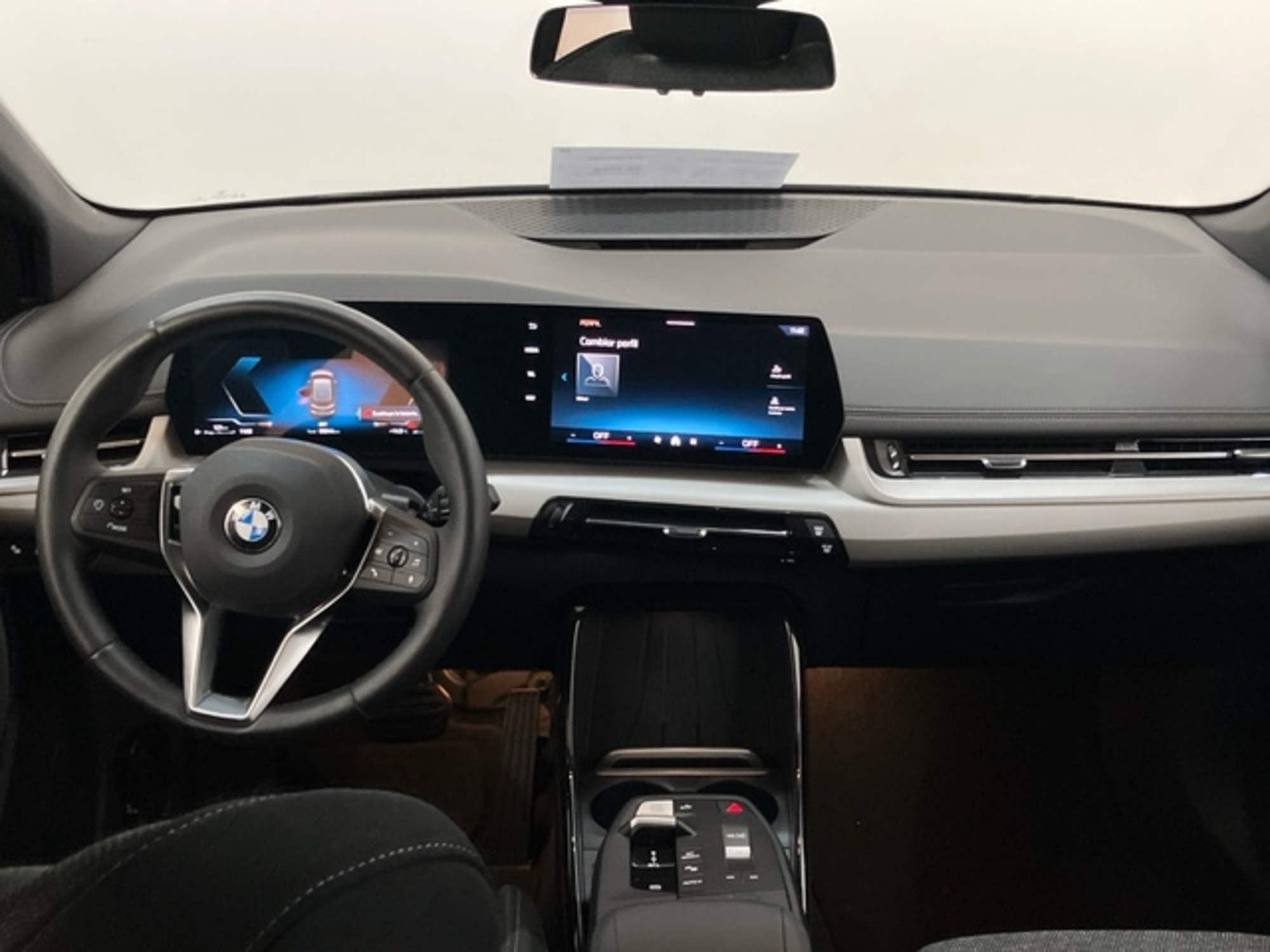 Renting BMW Serie 2 218d Active Tourer 110 kW (150 CV) 4 4