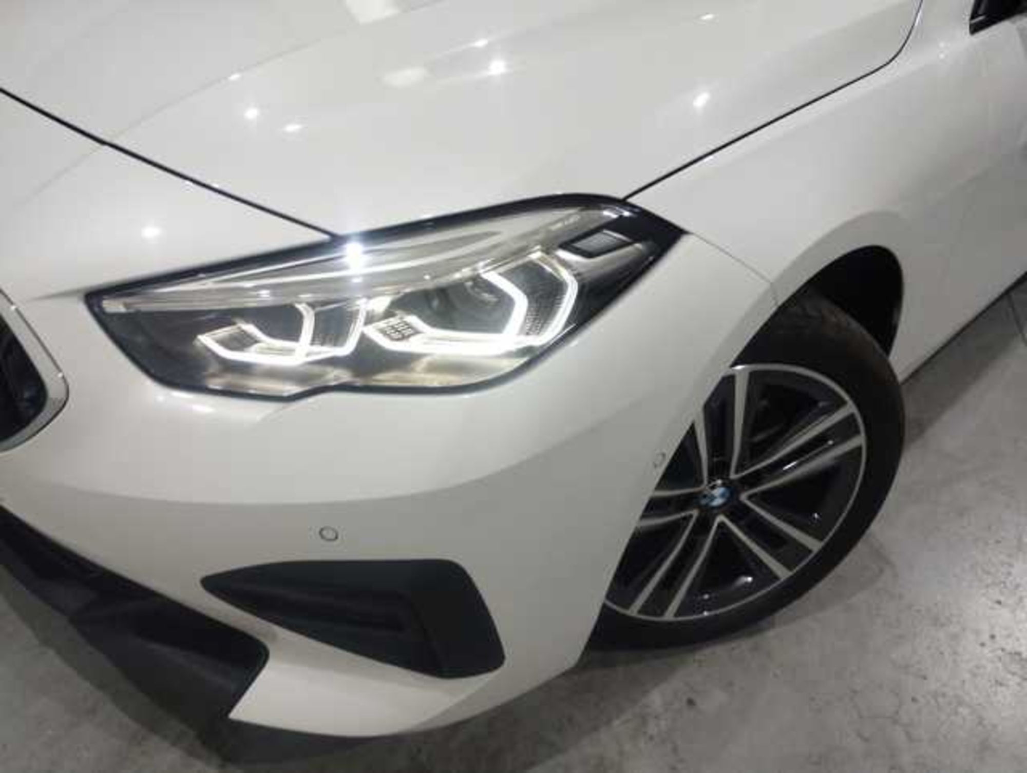 Renting BMW Serie 2 218d Gran Coupe 110 kW (150 CV) 16 2