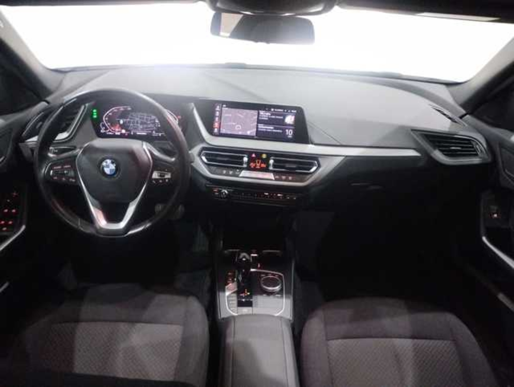 Renting BMW Serie 2 218d Gran Coupe 110 kW (150 CV) 16 2