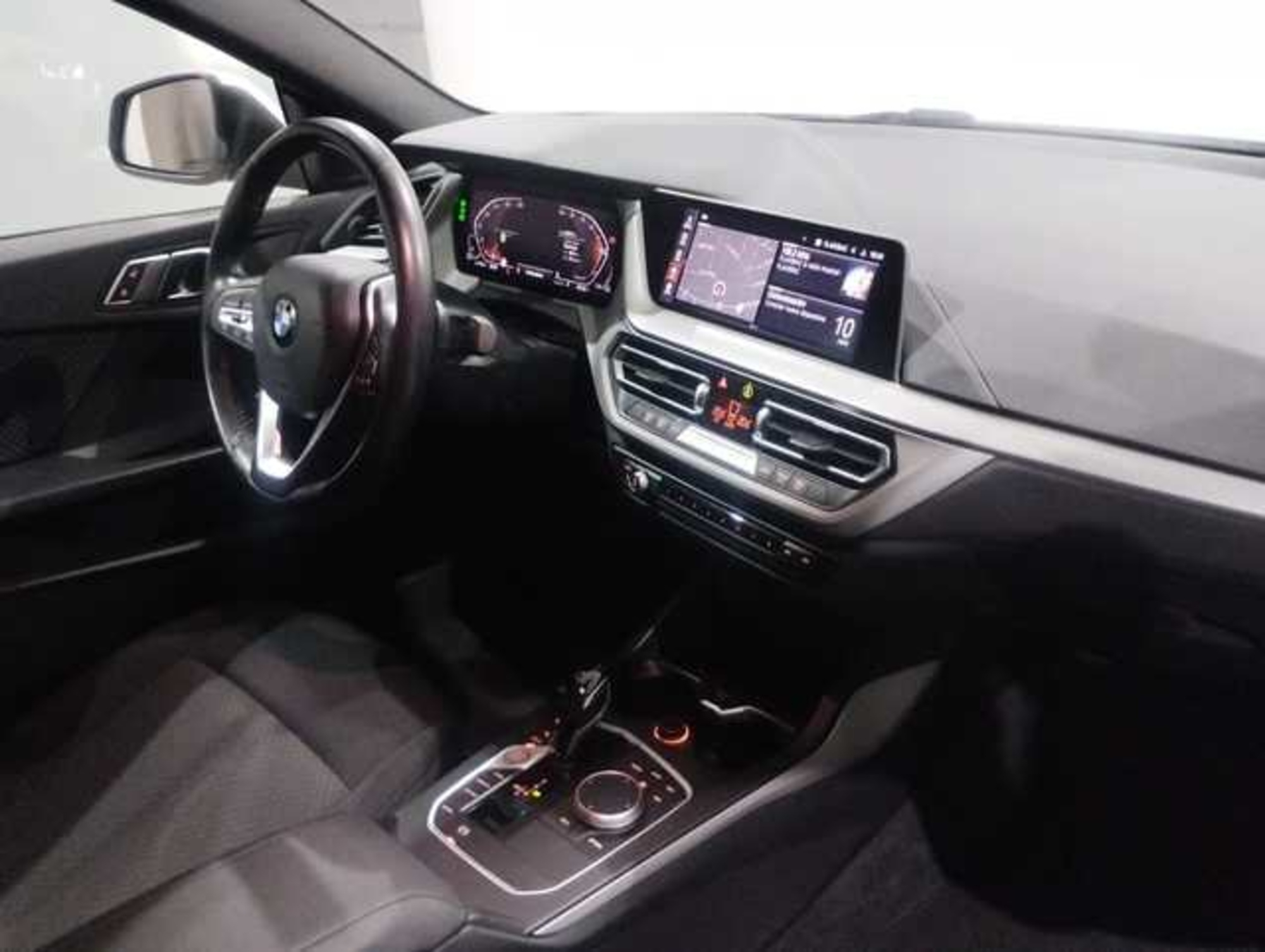 Renting BMW Serie 2 218d Gran Coupe 110 kW (150 CV) 16 2