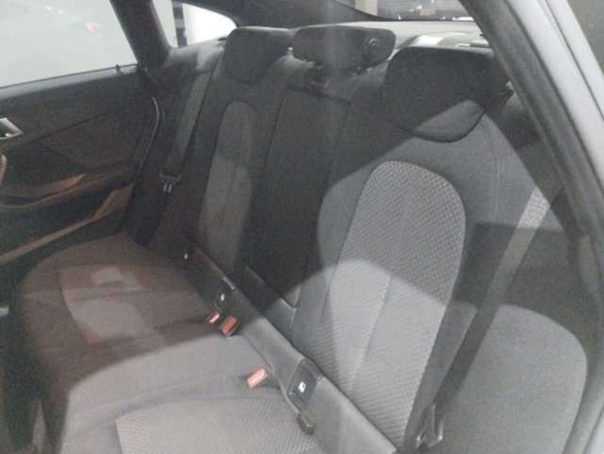 Renting BMW Serie 2 218d Gran Coupe 110 kW (150 CV) 16 2