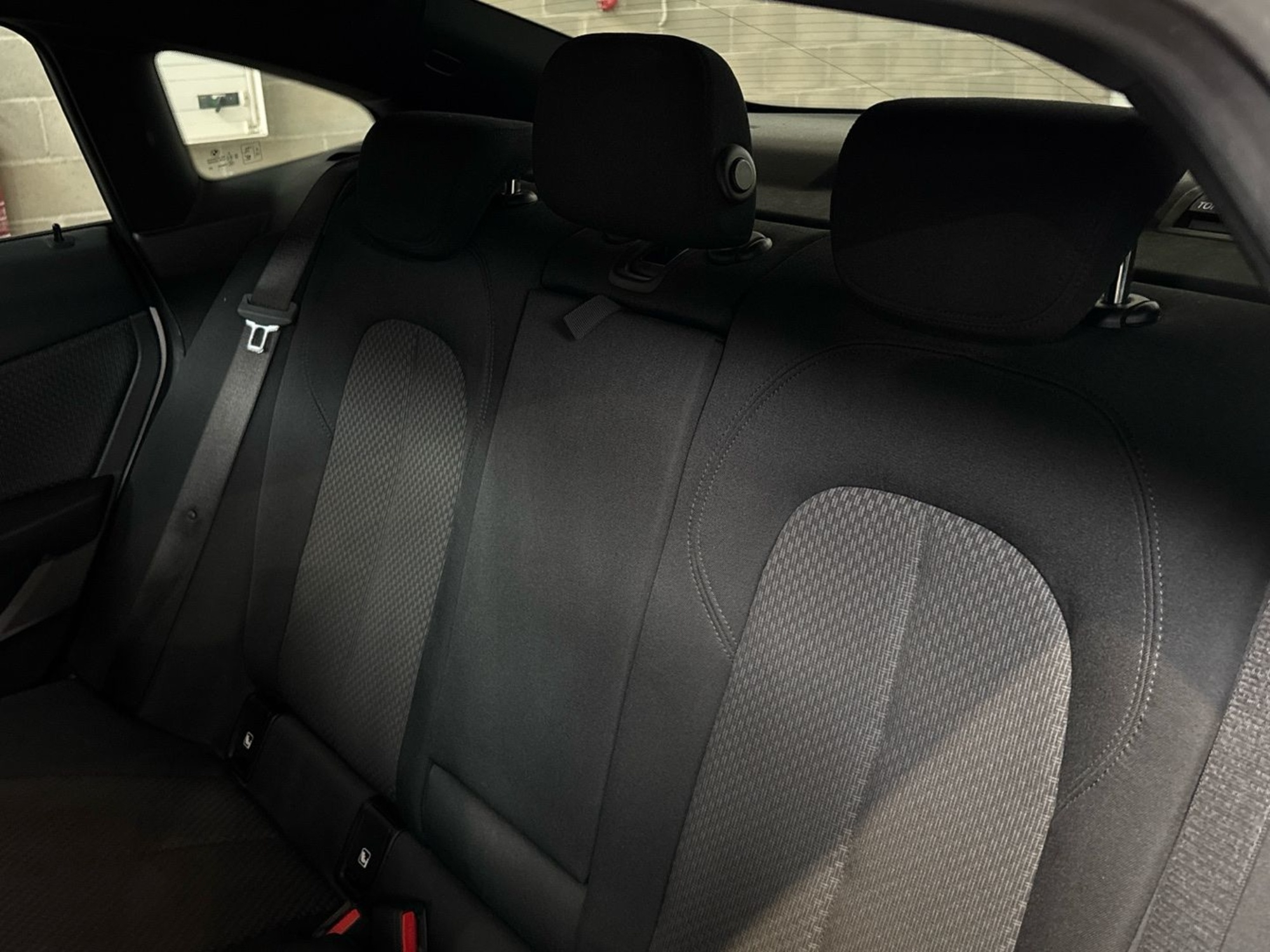 Renting BMW Serie 2 218i Gran Coupe 103 kW (140 CV) 6