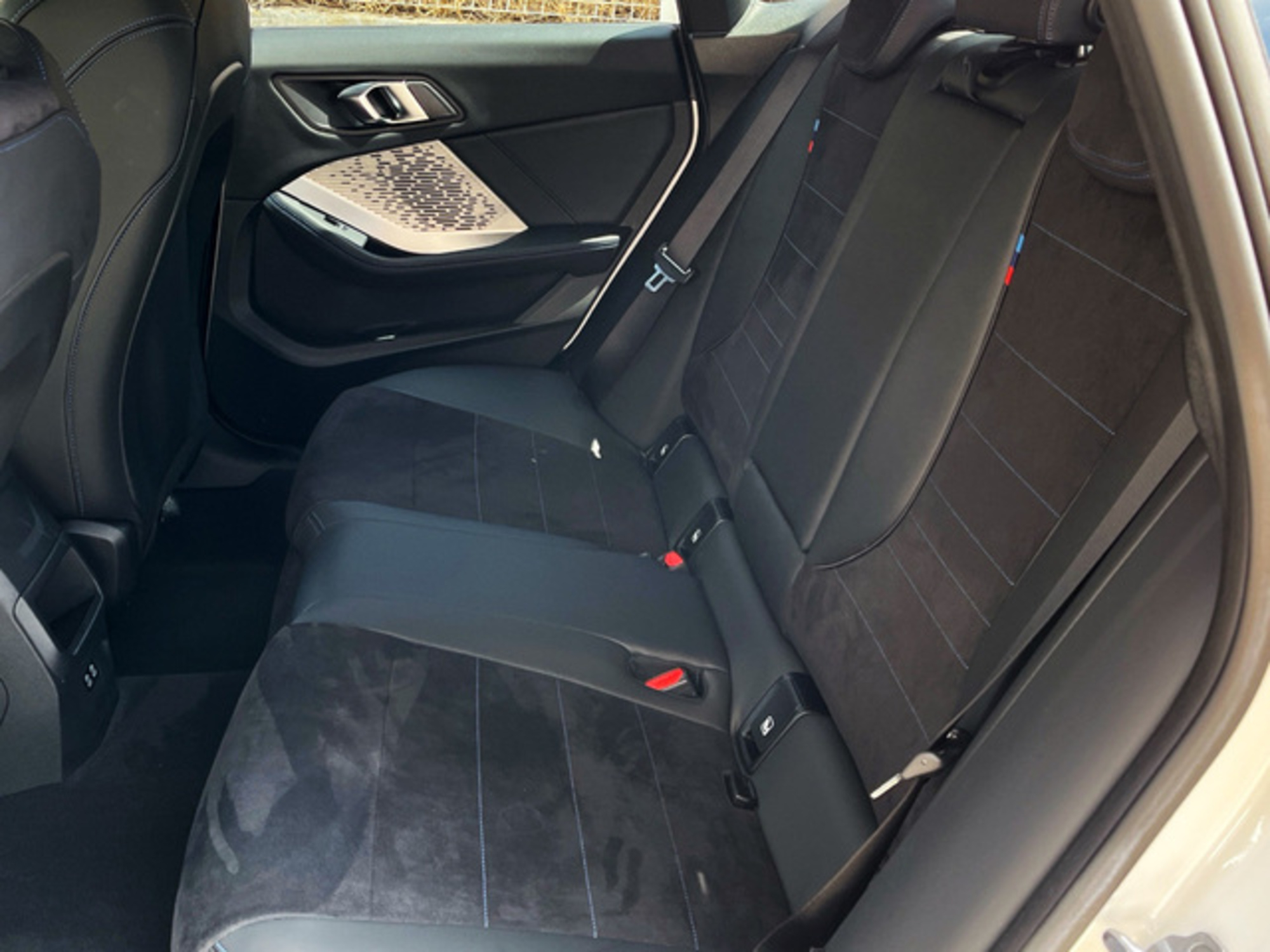 Renting BMW Serie 2 220d Gran Coupe 120 kW (163 CV) 12 3