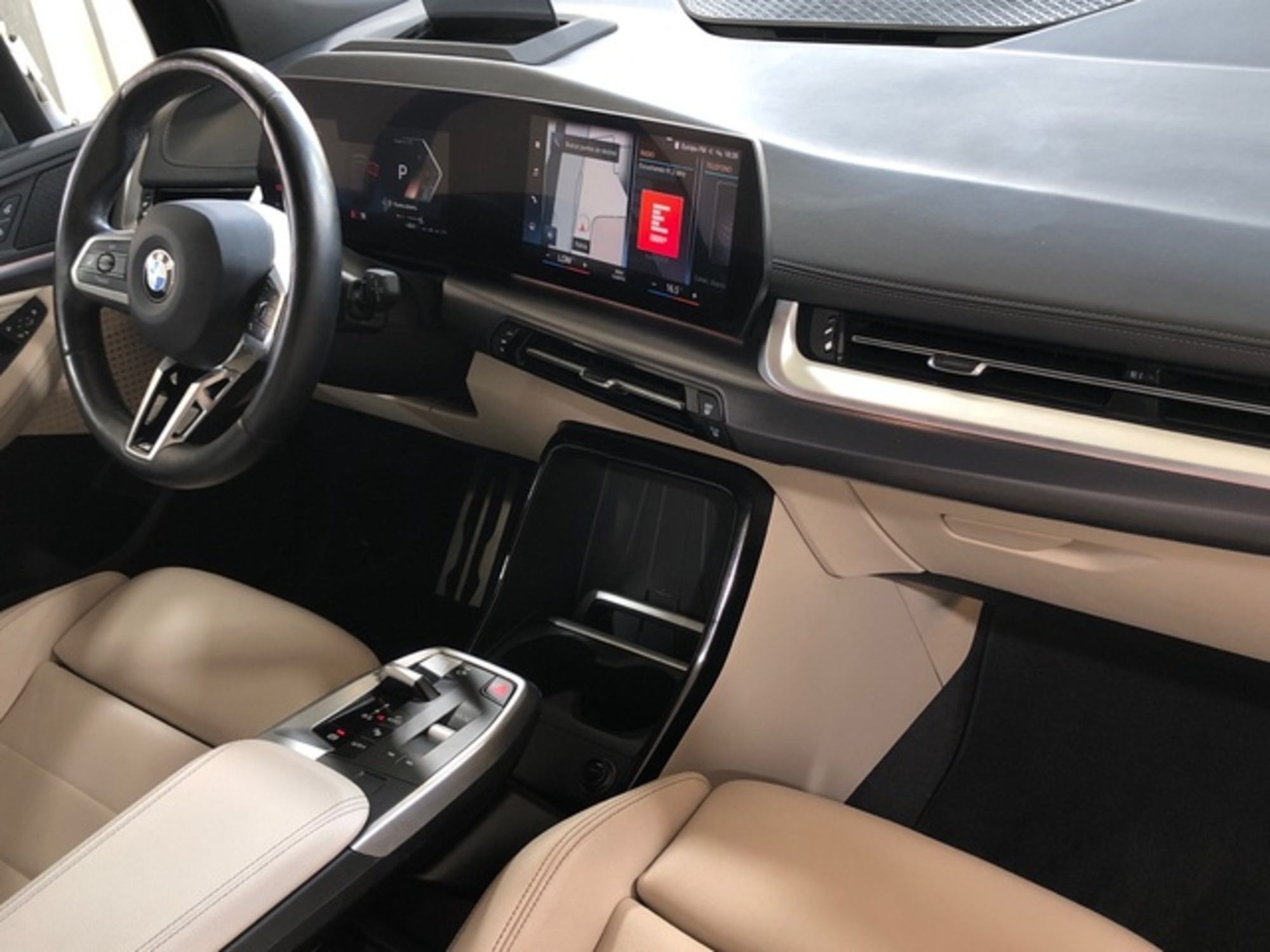 Renting BMW Serie 2 220i Active Tourer 125 kW (170 CV) 1