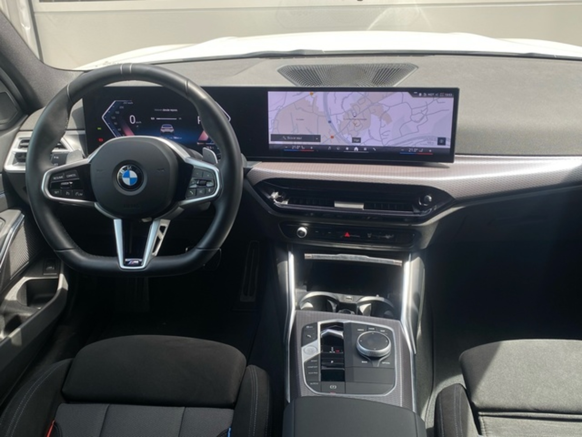 Renting BMW Serie 3 318d 110 kW (150 CV) 22 1