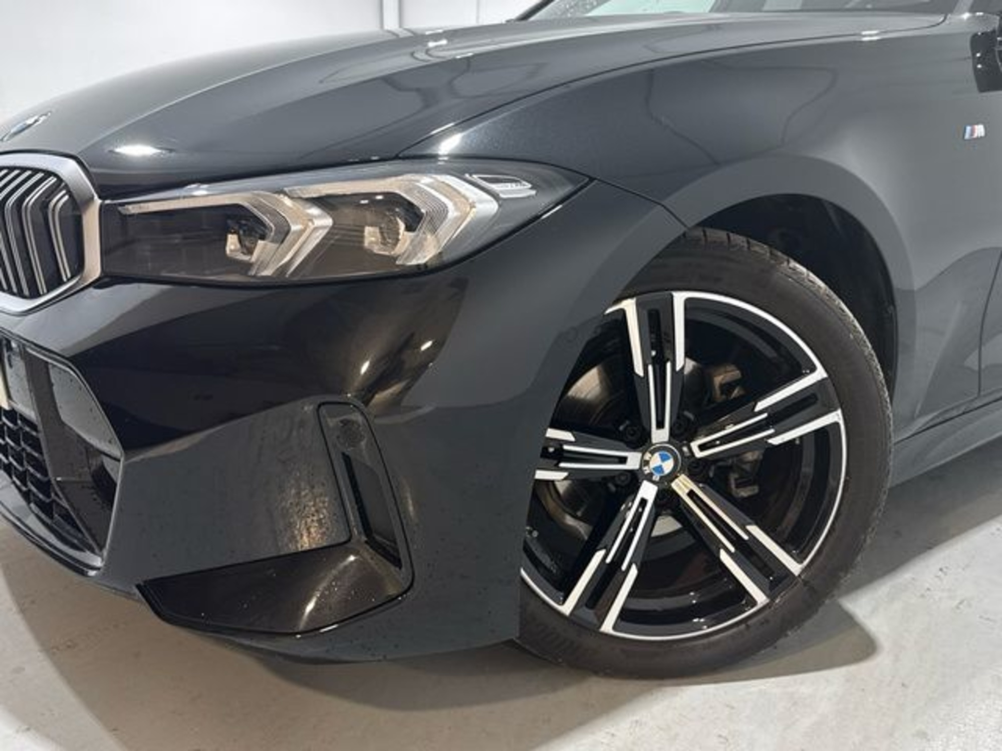 Renting BMW Serie 3 318d 110 kW (150 CV) 22 2