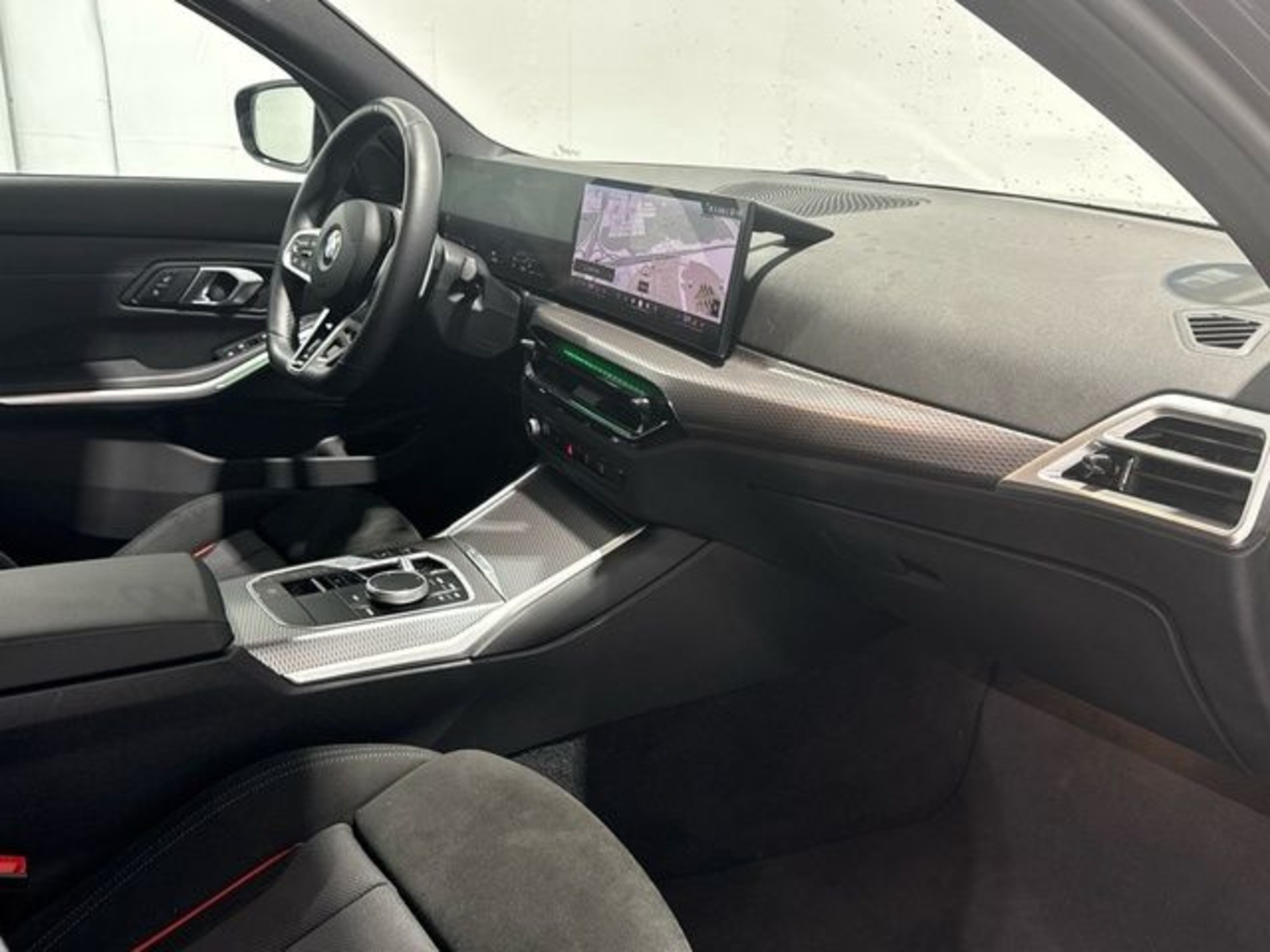 Renting BMW Serie 3 318d 110 kW (150 CV) 22 2