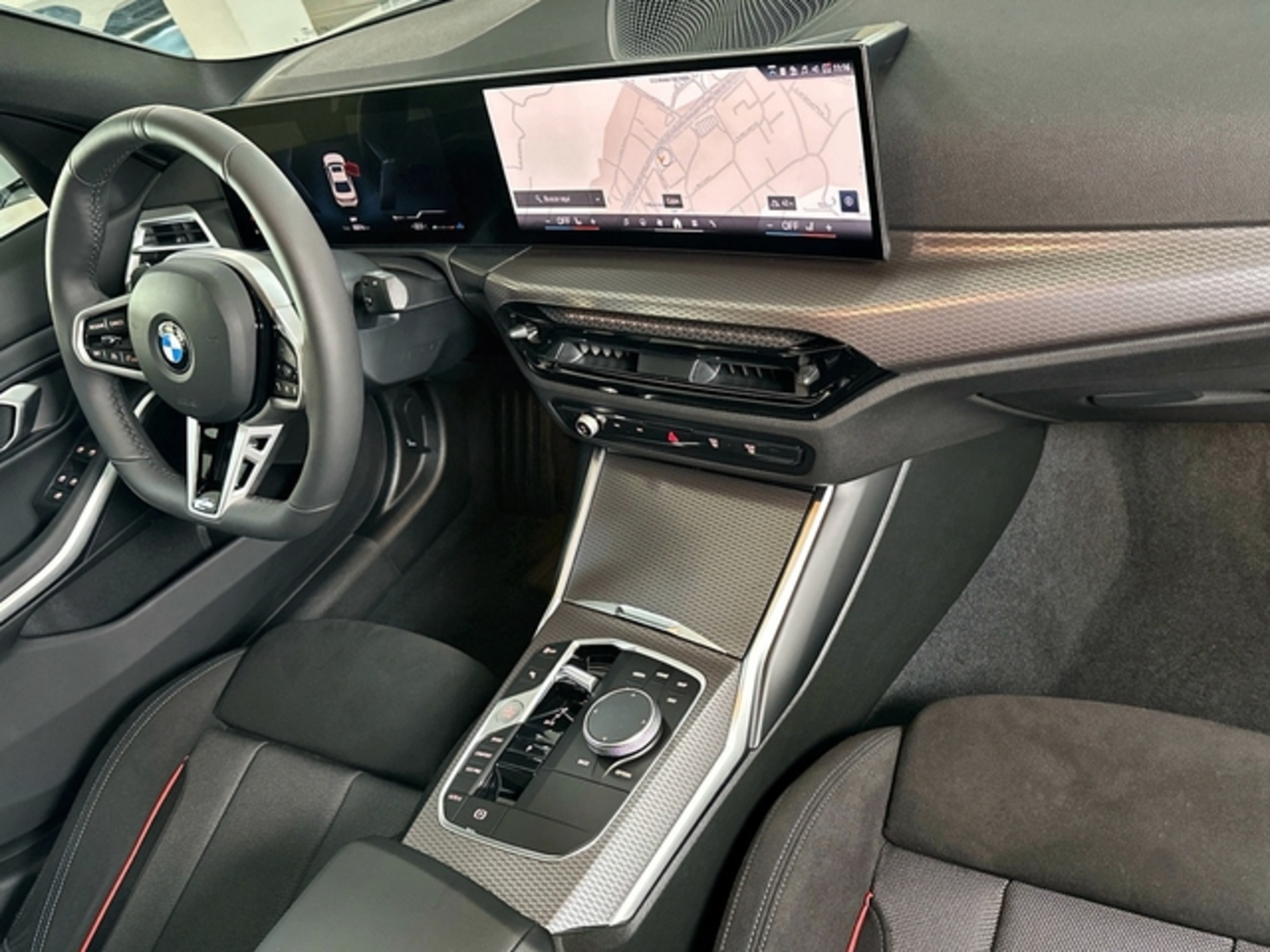 Renting BMW Serie 3 318d 110 kW (150 CV) 22 3