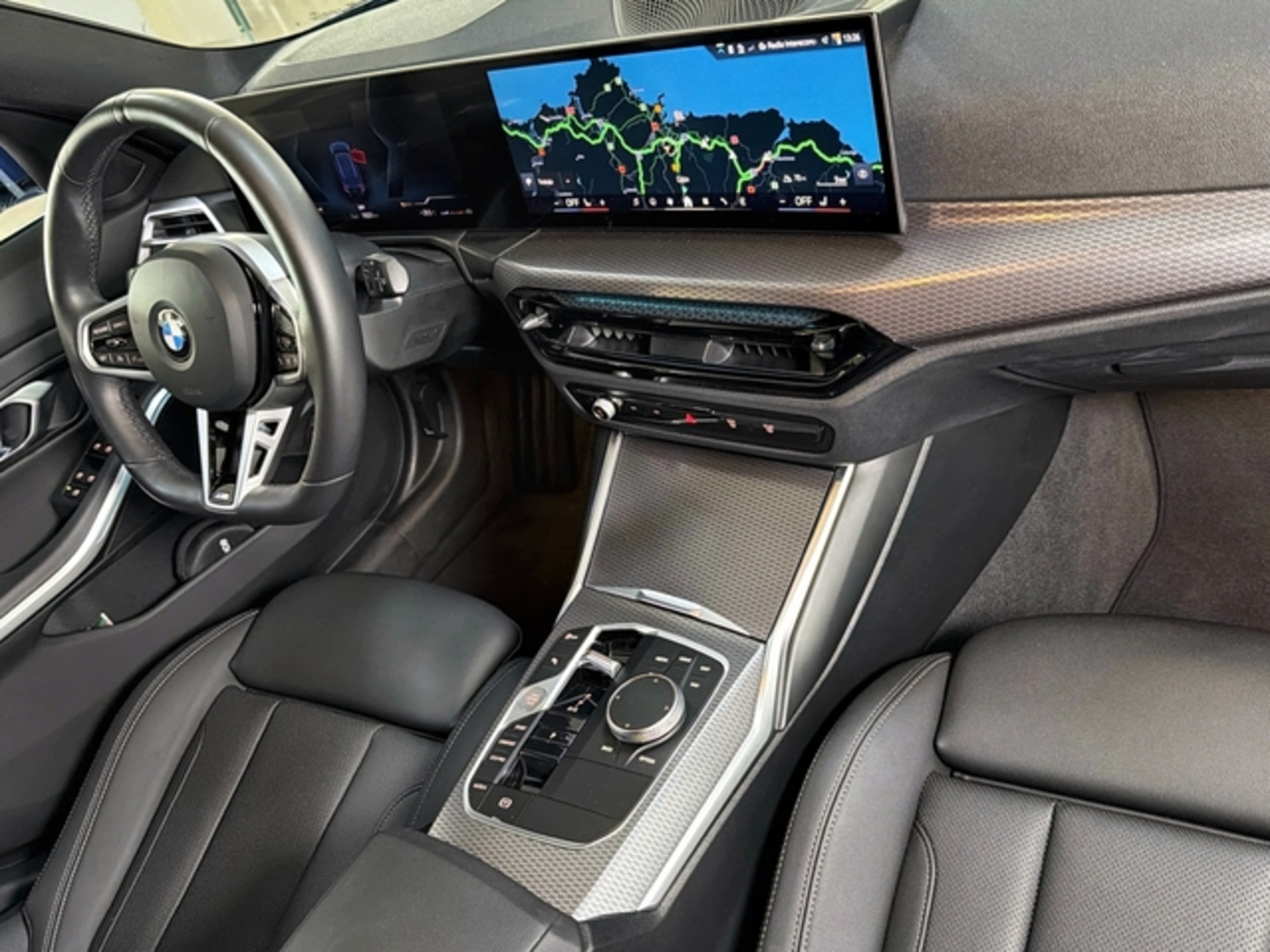 Renting BMW Serie 3 318d Touring 110 kW (150 CV) 10 3