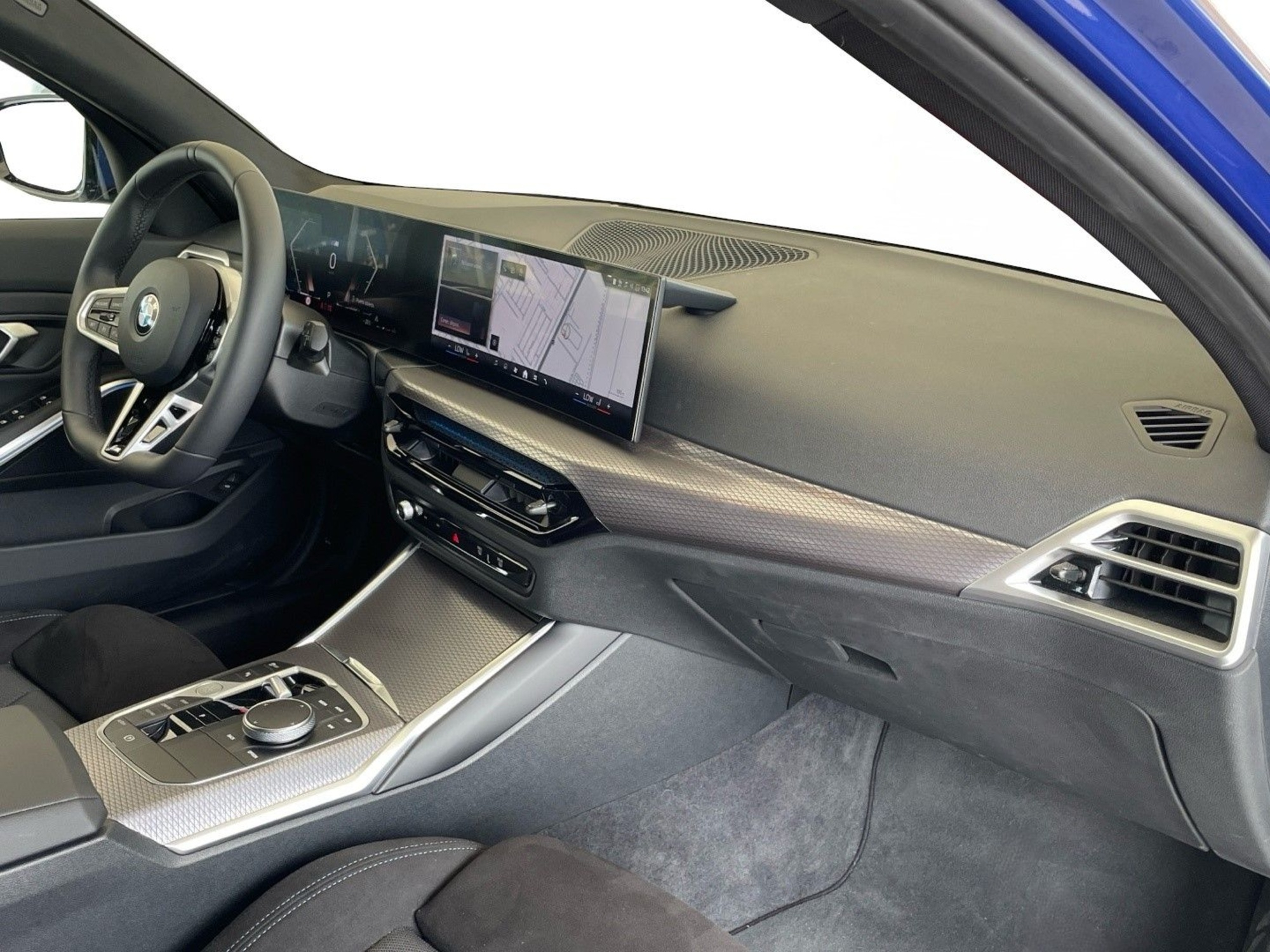 Renting BMW Serie 3 318d Touring 110 kW (150 CV) 13 1