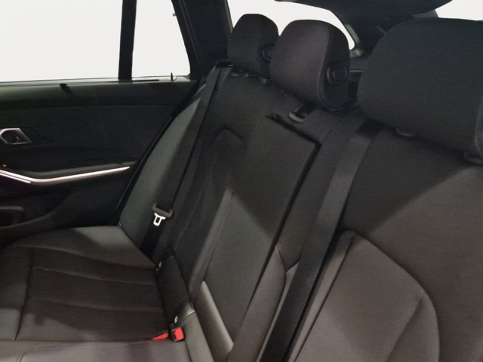Renting BMW Serie 3 318d Touring 110 kW (150 CV) 14 4