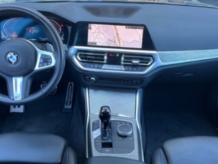 Renting BMW Serie 3 320d 140 kW (190 CV) 12 2
