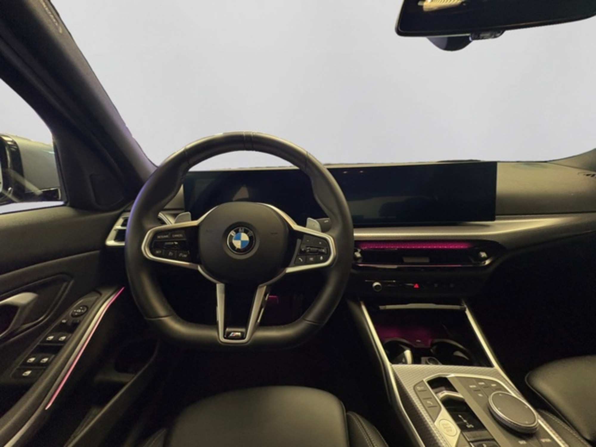 Renting BMW Serie 3 320d 140 kW (190 CV) 5 3